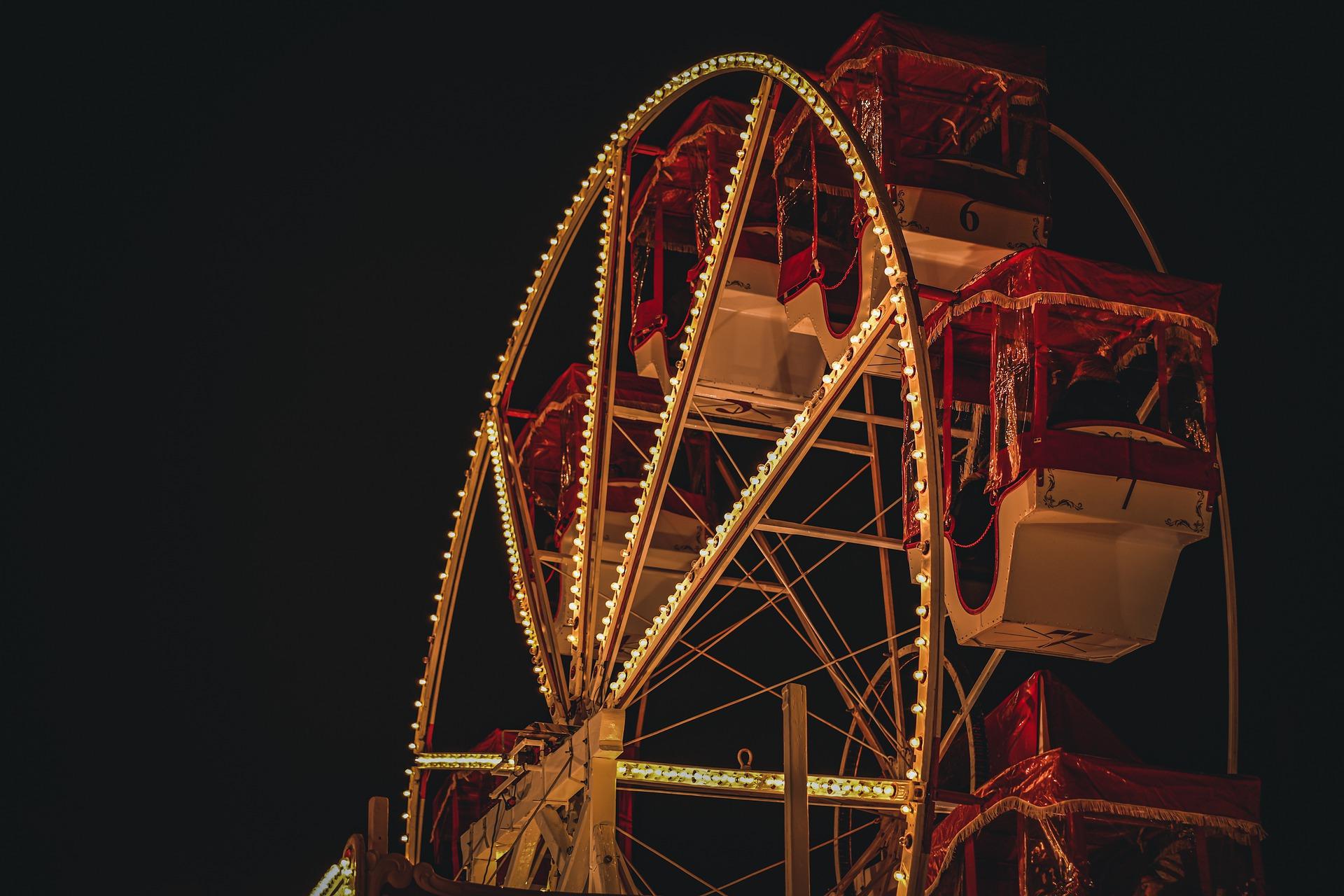 Image of a ferris wheel at night